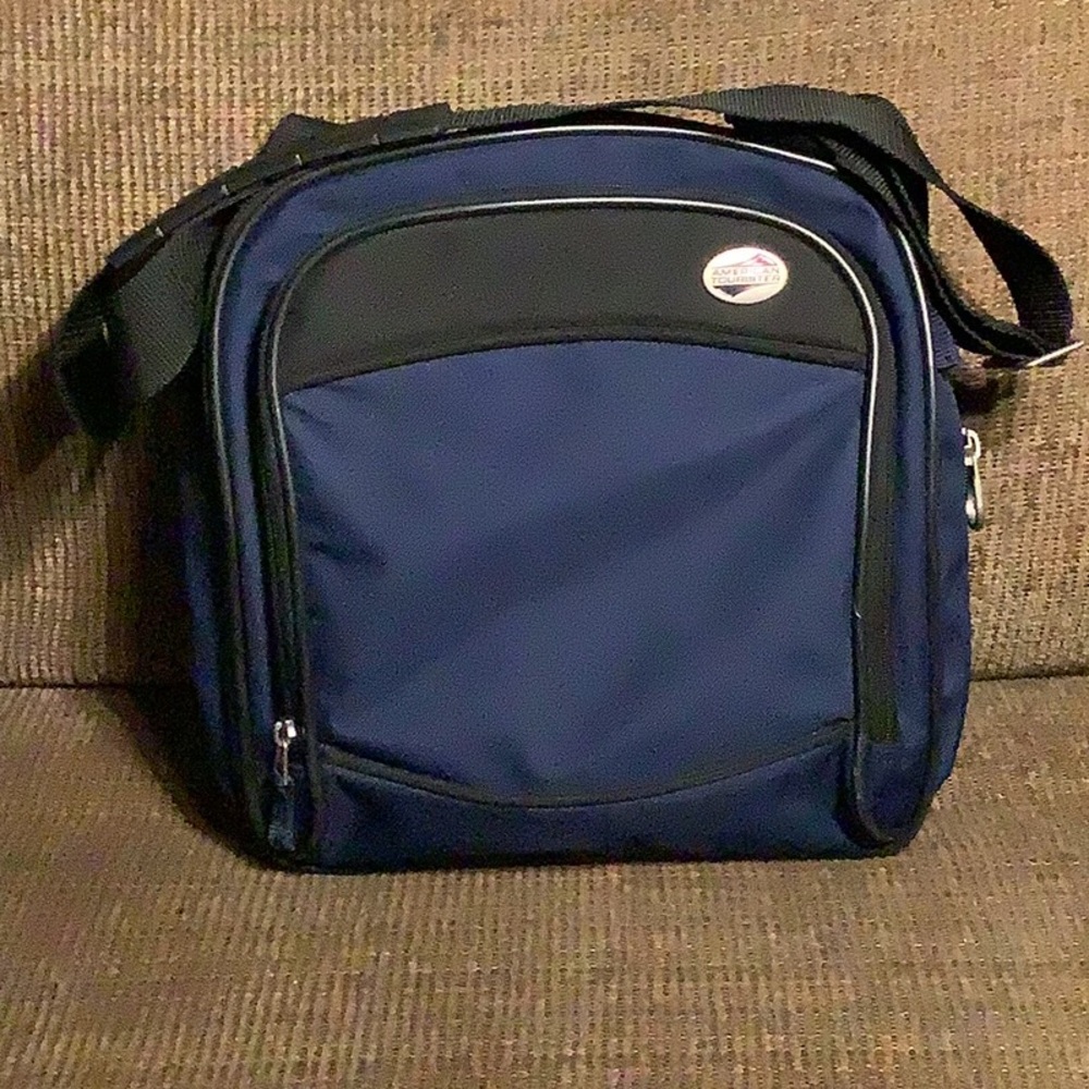 American Tourister Navy collapsible duffle bag - Picture 7 of 9